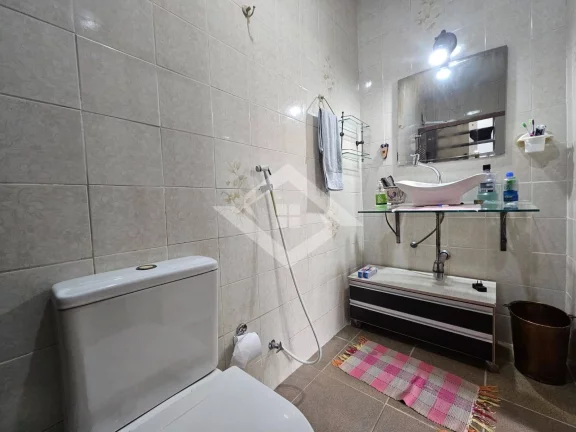 Imagem Casa à Venda na Taquara com 3 Quartos: Opção de Moradia e Negócios