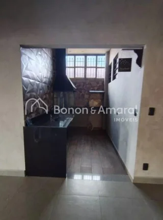 Imagem ESTA LINDA CASA ESTÁ A VENDA E PODE SER SUA. IMAGINE USUFRUIR COM SUA FAMÍLIA DESTA RESIDÊNCIA ES...
