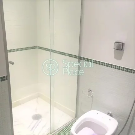 Imagem Apartamento com 180m² a venda no Itaim Bibi com ambientes amplos e claros. Living para dois ambient...