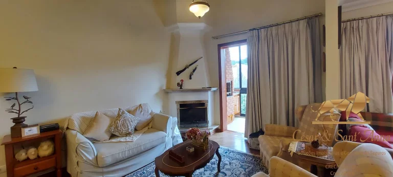 Imagem Lindo Apartamento Duplex e com ótima localização em Campos do Jordão-SP
