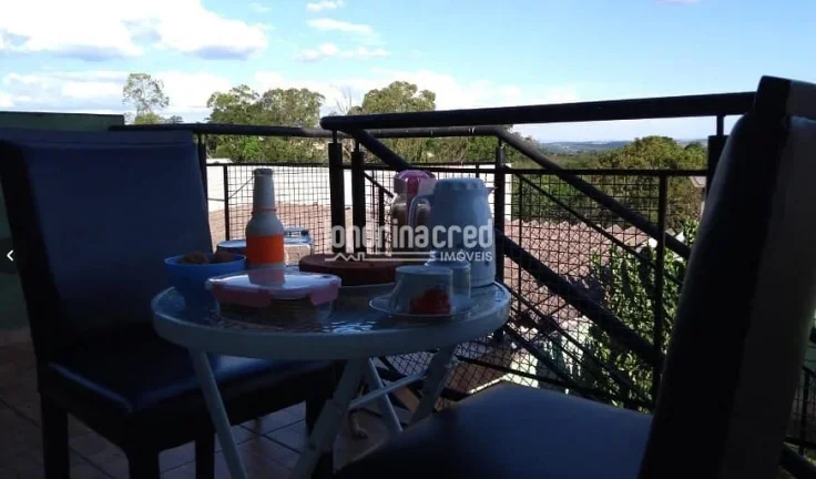 Imagem Imóvel completo na Região Sul de Londrina com 252m², jardim privativo, churrasqueira e aquecedor solar