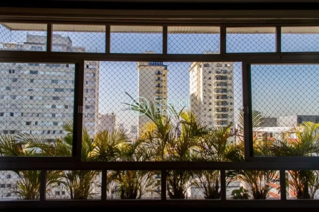 Imagem Apartamento super espaçoso, com 270m2, 4 dormitórios ( 1 suíte ) e 2 vagas na garagem. Amplo livi...