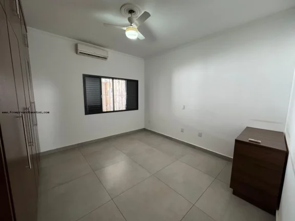 Imagem Casa para Locação em Limeira, Vila Claudia, 5 dormitórios, 3 banheiros, 2 vagas
