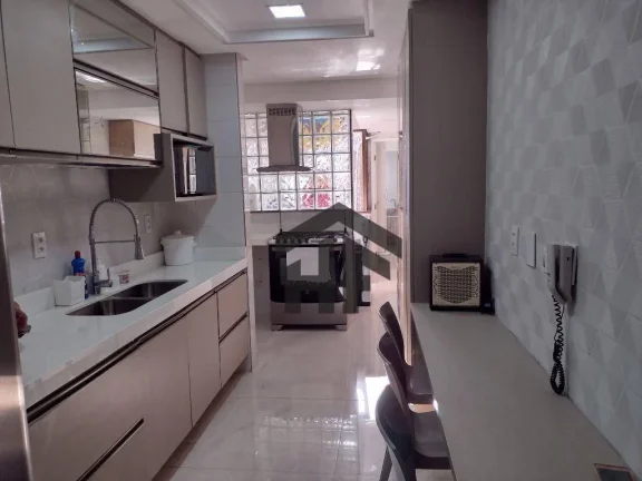 Imagem Apartamento com 4 Quartos no Espinheiro, Recife