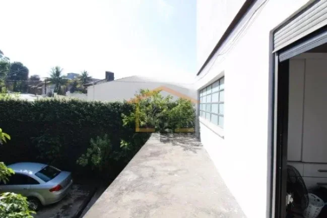 Imagem Casa estilo rústico industrial em condomínio fechado com guarita e segurança 24h. Terreno de 278m...