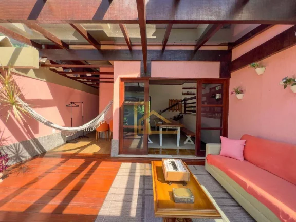Imagem Casa Linear com 5 suítes dentro de condomínio clube - Apenas 3 minutos da Feirinha do Alto