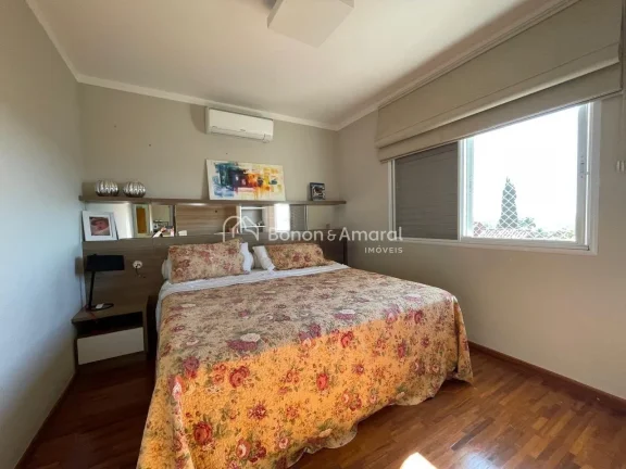 Imagem Encantadora residência em condomínio fechado, com projeto moderno e ambientes integrados que propo...