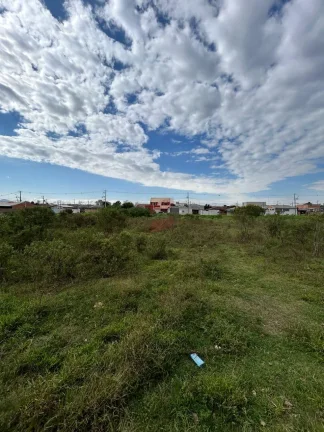 Imagem Excelente terreno medindo frente 18,55m, lado esquerdo 64,40m, lado direito 68,70m e fundo com 19,28m, totalizando 1.250m².
Rua com rede de esgoto e asfalto.