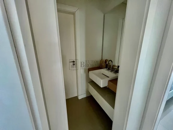 Imagem Apartamento com 4 suítes à venda no Ed. Villa Serena