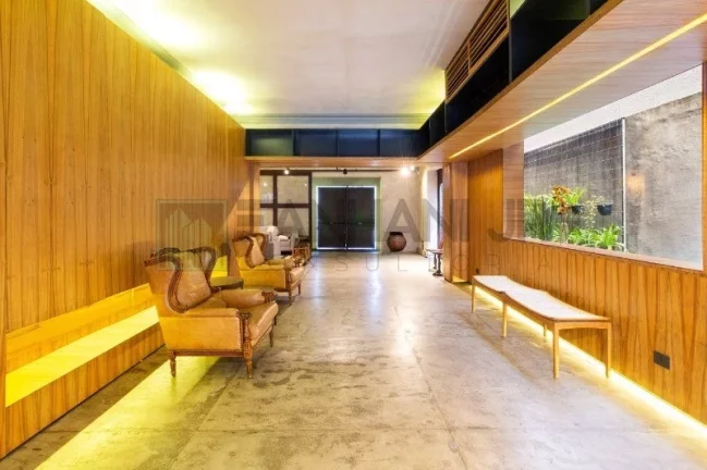 Imagem Casa comercial de alto padrão no Jardim América, São Paulo-SP: 5 quartos, 5 salas, 5 banheiros, 6 vagas - 380m². Confira!