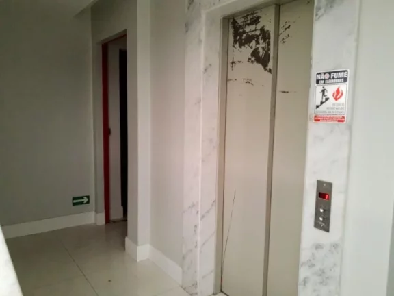 Imagem PRÉDIO CORPORATIVO COM LOCALIZAÇÃO ESTRATÉGICA NA GRANJA DOS CAVALEIROS!