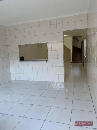 Imagem Sobrado com 2 quartos para alugar, 165 m² por R$ 3.206/mês - Jardim Paraventi - Guarulhos/SP