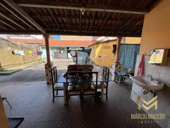 Imagem Casa com 6 dormitórios à venda, 250 m² por R$ 550.000,00 - Monte Castelo - Fortaleza/CE