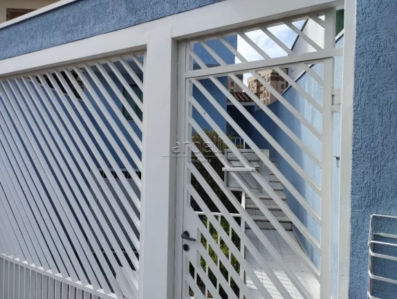 Imagem Sobrado com 188 metros quadrados de área construída, com sala para dois ambientes, sanca no teto, ...