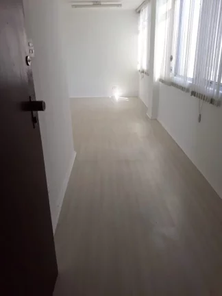 Imagem Sala comercial de 60m² para venda ou locação no Centro de Santo André-SP! Confira!