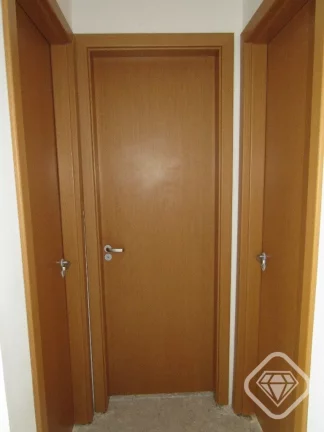 Imagem Apartamento com 2 dormitórios, garagem, elevador, prédio moderno e excelente construção no Bairr...