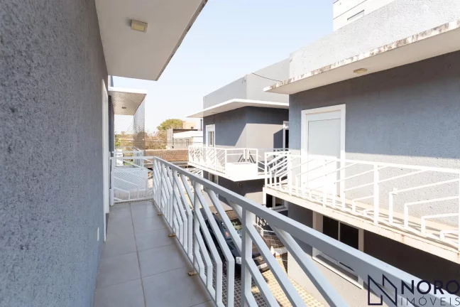 Imagem Casa em Residencial Fechado com Terraço e 2 Dormitórios em Santa Maria