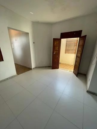 Imagem Casa Duplex à venda com 2 suítes, 4 salas e 6 Wc - Confira!