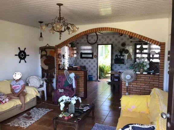 Imagem Casa de alvenaria com 146m², (03) dormitórios, bem localizada em Cidreira