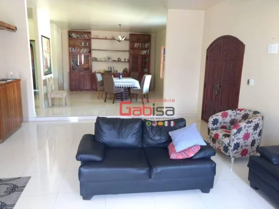 Imagem Casa com 3 dormitórios à venda, 283 m² por R$ 800.000,00 - Centro - São Pedro da Aldeia/RJ