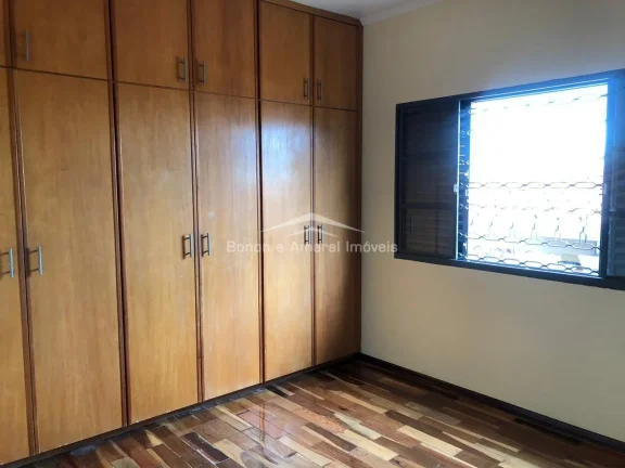 Imagem Casa à venda no Carlos Lourenço

Ótima casa térrea toda reformada em bairro de fácil acesso a V...