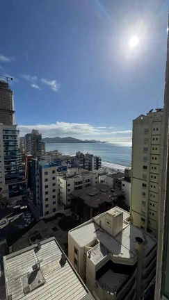 Imagem Apartamento com 4 suítes e 2 vagas de garagem no Centro em Itapema/SC