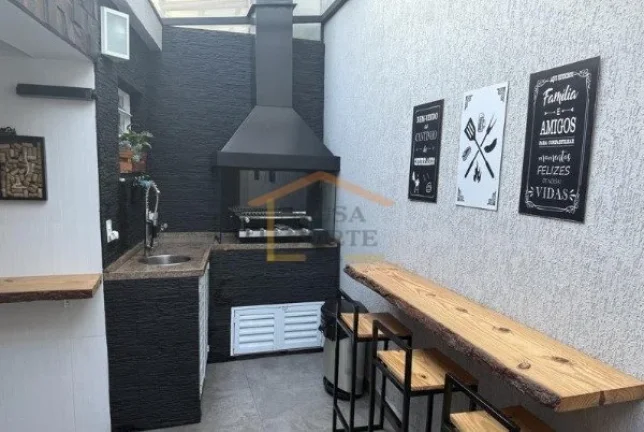 Imagem Sobrado de alto padrão com 2 dormitórios, sendo 1 suíte, 3 banheiros, área útil de 157 m² e 2 ...