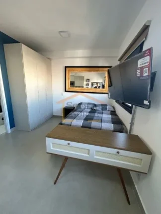 Imagem Apartamento de 25 m², mobiliado, com 1 dormitório, 1 banheiro e armários na cozinha, quarto e ban...