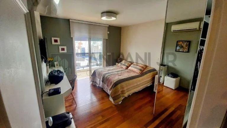 Imagem Luxuoso Apartamento de 4 Quartos no Jardim Paulista com Suítes, 3 Salas e 4 Vagas de Garagem - São Paulo-SP