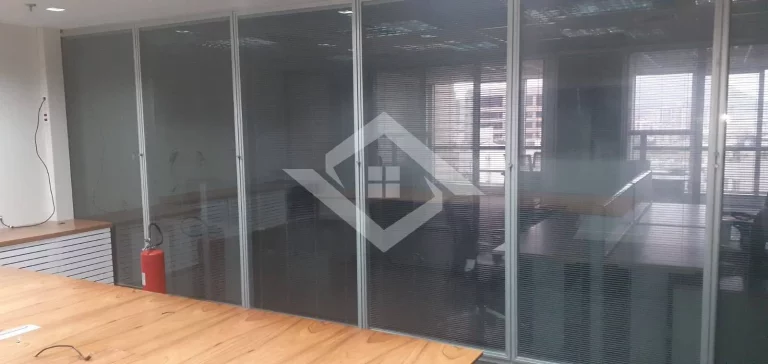 Imagem Sala Comercial 253m² na Praia de Botafogo semi mobiliada e 4 Vagas