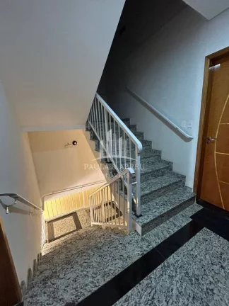 Imagem Apartamento 2 Dormitórios, quintal no 1° andar, 1 vaga em Utinga, Santo André