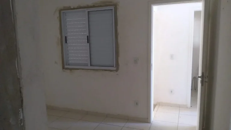 Imagem Aluguel de Casa em Condomínio de Luxo em Sorocaba-SP, Jardim Simus: 2 quartos, 1 suíte, 2 salas, 2 banheiros, 75m².