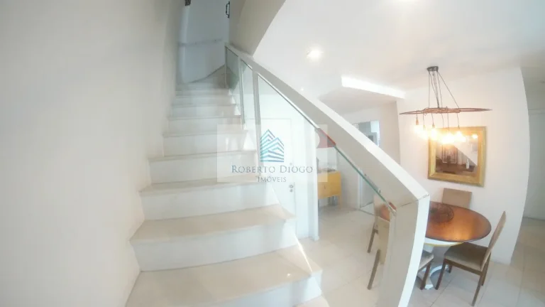 Imagem Residência de luxo à venda na Barra da Tijuca, Rio de Janeiro: 3 quartos, 1suíte ,2 salas, 4 banheiros, 200m² de área.