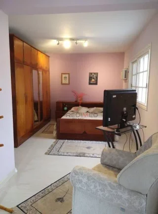 Imagem CASA ALTO PADRÃO, impecável, 4 dormitórios, um c/suite, área próximo ao centro e Shopping