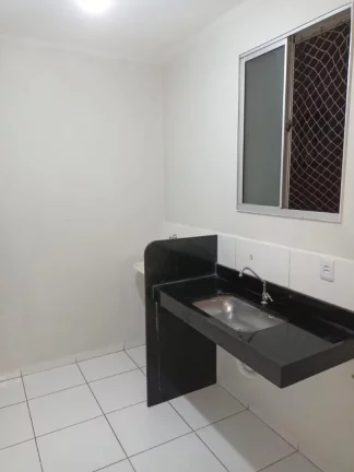 Imagem Apartamento com 2 quartos, sala, cozinha tipo americana com pia de granito, banheiro com box de vidr...