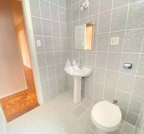 Imagem Apartamento Amplo e Reformado- pronto para morar - 03 Quartos na AV.: Ana Costa próximo a Rua Carvalho de Mendonça