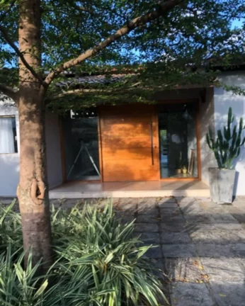 Imagem Imperdível Casa em Condomínio à Venda em Lauro de Freitas-BA, Recreio Ipitanga: 4 Quartos, 4 Suítes, 3 Salas, 1 Banheiro, 4 Vagas, 250m².