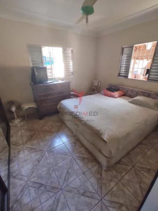 Imagem Vendo Casa com Edícula e 4 Vagas de Garagem,no Bairro Perdizes Piracicaba