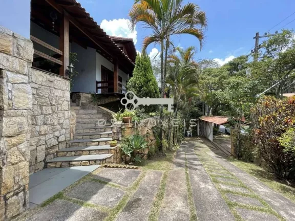 Imagem Linda casa com 06 quartos (1 suíte) , piscina, gourmet no "Granja Viana II"