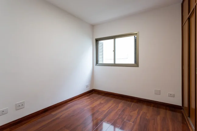 Imagem Apartamento 149M² Reformado, 3Q, 1 Suíte, 2 Banheiros, 3 Vagas, Lavabo, Piscina, Sacada, Playground.