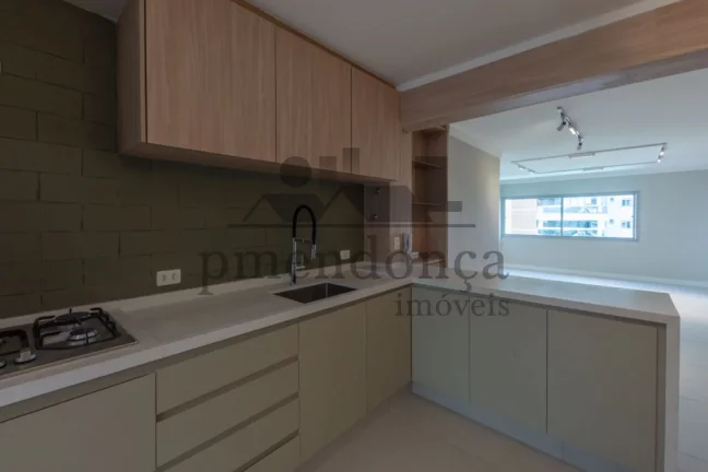 Imagem Apartamento reformado em Perdizes com 3 quartos (1 suíte) e 2 vagas, 137m²