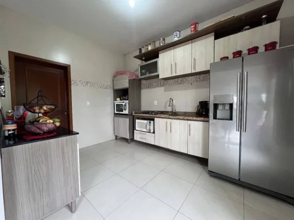 Imagem Casa 368m2, 4 Quartos, Avenida Luiz Pasteur, bairro Tamandaré-Esteio-RS