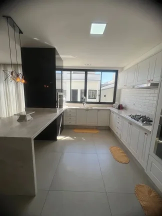 Imagem Casa moderna com piscina privativa no Condomínio Reserva dos Ypês I em Tatuí/SP