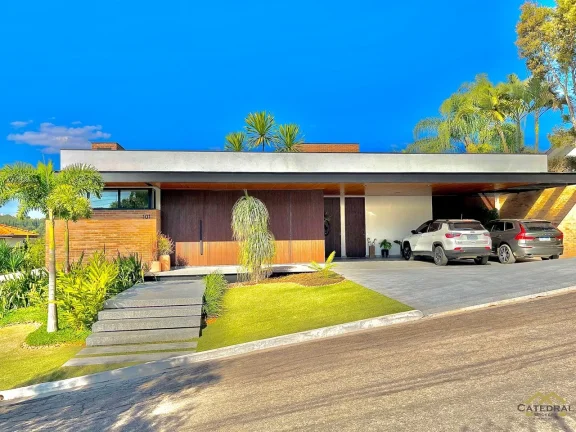 Imagem Casa com 5 quartos e 4 vagas em Condomínio fechado com piscina em Jundiaí - SP