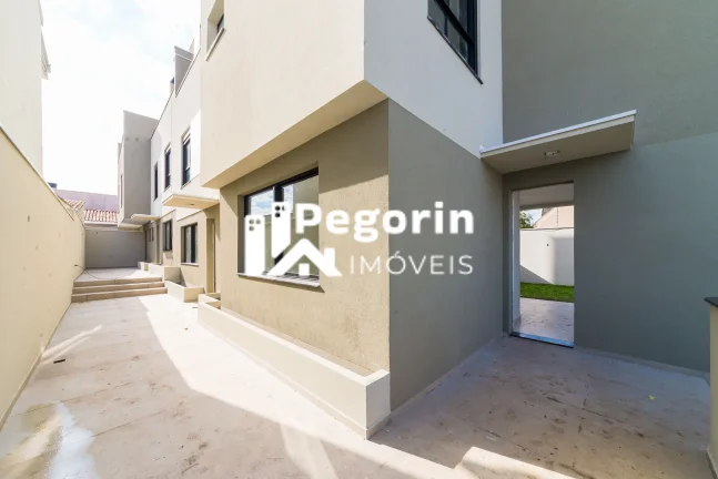 Imagem Casa Triplex 03 quartos todos com suíte