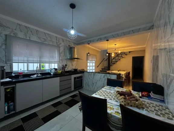 Imagem Sobrado com 4 dormitórios à venda, 276 m² por R$ 895.000,00 - Vila Lúcia - Poá/SP