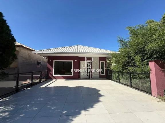 Imagem Casa com 3 dormitórios à venda, 150 m² por R$ 850.000,00 - Albuquerque - Teresópolis/RJ