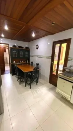 Imagem VENDO ESTA LINDA CASA NO BAIRRO: CONEGO - NOVA FRIBURGO RJ.