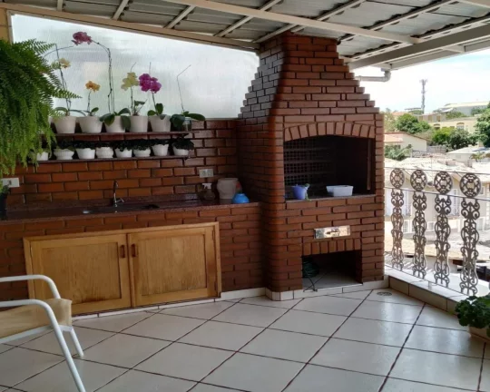 Imagem Vendo Sobrado 280 m² 04 dormitórios. uma suíte, 04 banhos e duas vagas FL38