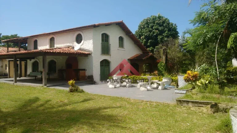 Imagem Casa com 6 dormitórios à venda, 300 m² por R$ 900.000,00 - Vila Capri - Araruama/RJ